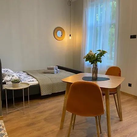 Parka Apartamenti Λιέπαγια